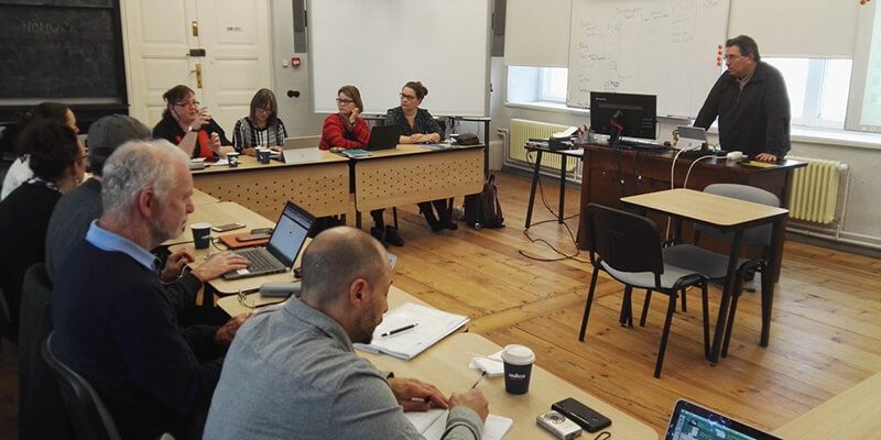 La UCLM participa en un manual de buenas prácticas de la empleabilidad juvenil del proyecto europeo MOMU