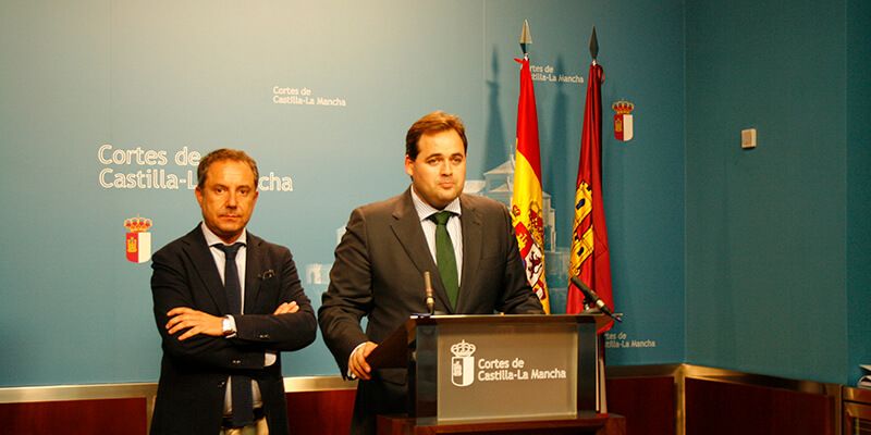 Núñez critica el trato despectivo de Page a los vecinos y las negligencias del Gobierno regional en el incendio de Yeste