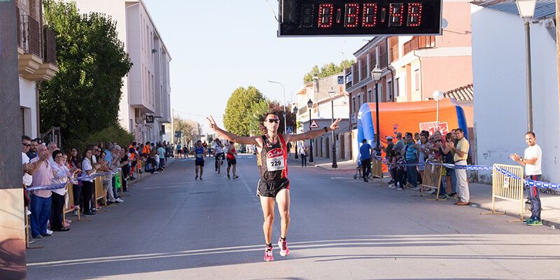 Pablo López y Gema Fernández ganan en Horcajo de Santiago la penúltima carrera popular del Circuito de Diputación