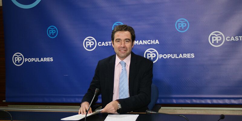 Robisco califica de “espeluznante” que haya 300.000 pacientes en listas de espera a pesar del maquillaje de Page