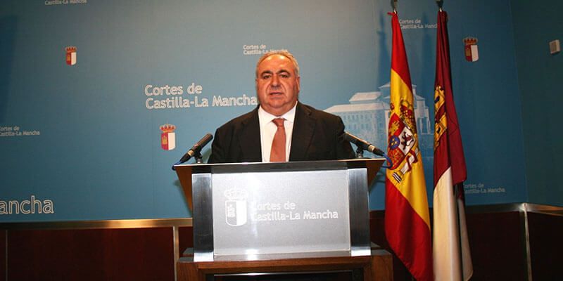 Tirado denuncia que hay una orden de Page para intentar ocultar sus vergüenzas al gobernar con los amigos de Junqueras y Colau