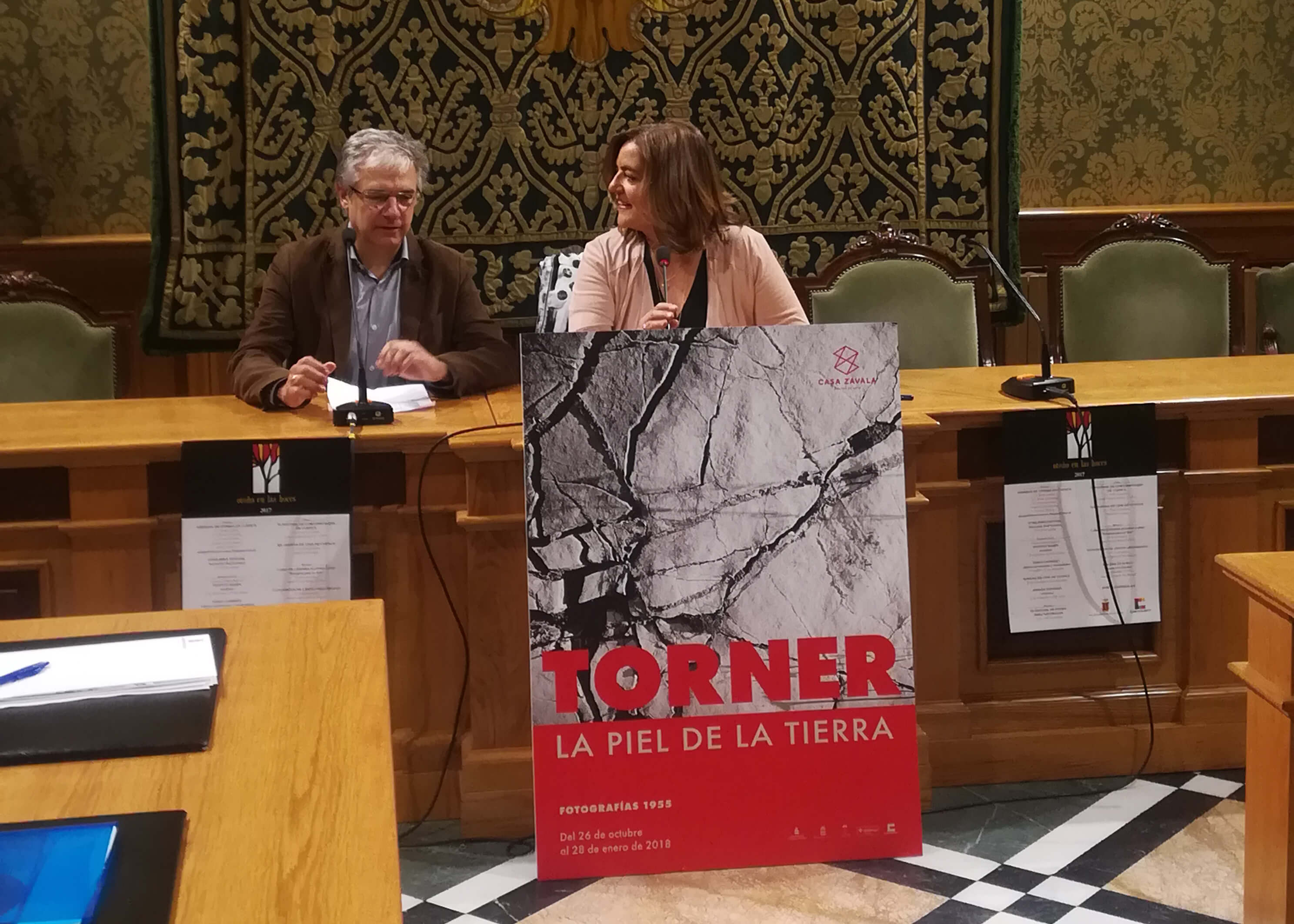 Mombiedro destaca el éxito de "Legado" y anuncia la nueva exposición de Torner en Casa Zavala: "La piel de la Tierra" 3 Mombiedro destaca el éxito de "Legado" y anuncia la nueva exposición de Torner en Casa Zavala: "La piel de la Tierra"