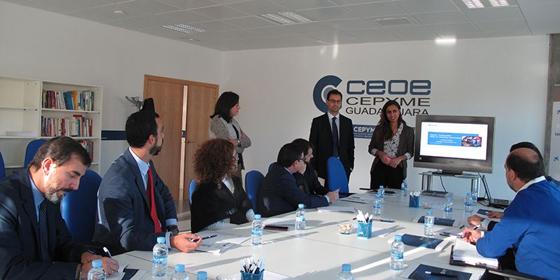CEOE-CEPYME y CaixaBank analizan el comercio exterior con los empresarios de Guadalajara