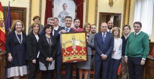 Cospedal agradece a Guadalajara la entrega que mostró el Día de las Fuerzas Armadas