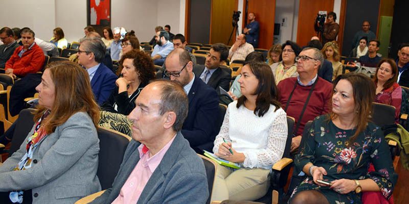 Destacados tecnólogos y expertos debaten sobre el marco jurídico de las energías renovables y el regadío