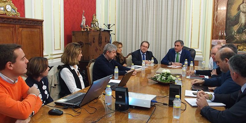 El Ayuntamiento estudiará la propuesta de ascensores de Cuenca [IN] en el marco de su estrategia global de movilidad y accesibilidad