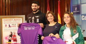 El Instituto de la Mujer organiza un partido mixto contra la violencia de género con deportistas del Dínamo y Balonmano Guadalajara