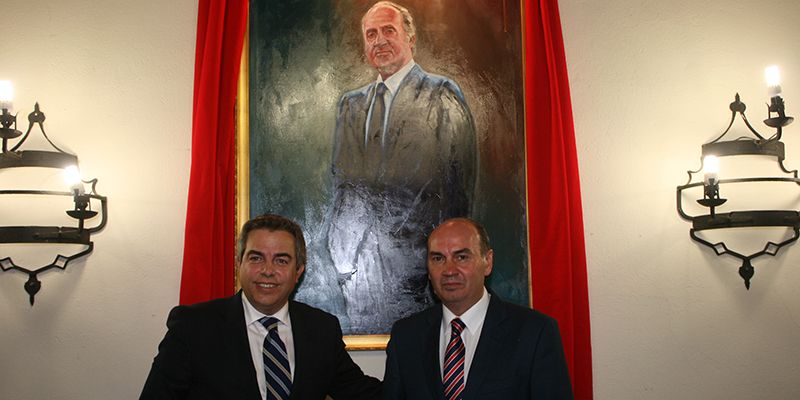 el-pintor-emilio-fernandez-galiano-donara-esta-primavera-un-retrato-de-felipe-vi-al-ayuntamiento-de-sigueenza