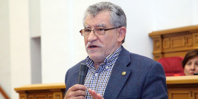 El PP exige a Page el cese del consejero de Educación por el problema que ha causado a la UCLM