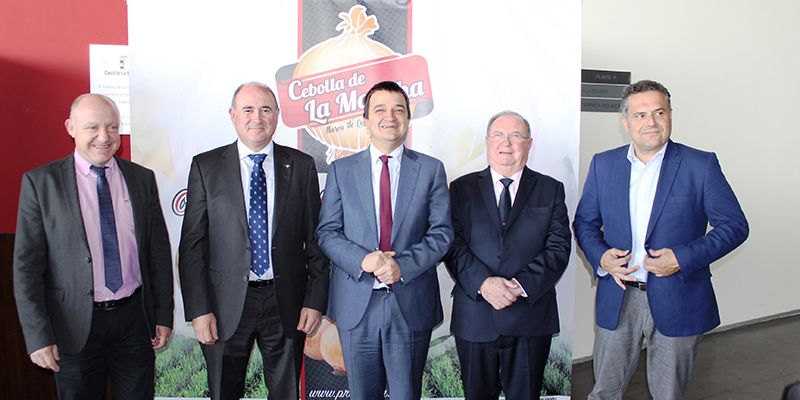 Globalcaja apoya al sector de la cebolla de la región, en el Encuentro Mundial celebrado en Albacete