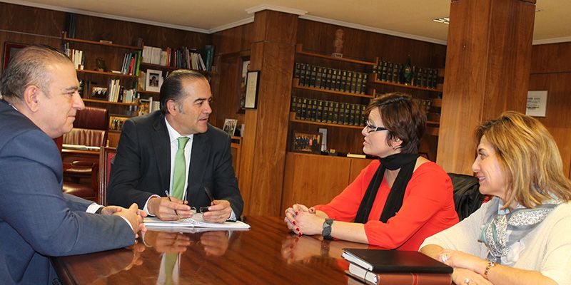 Gregorio recuerda a CCOO que le corresponde a la JCCM hacerse cargo de la gestión de la línea de autobuses
