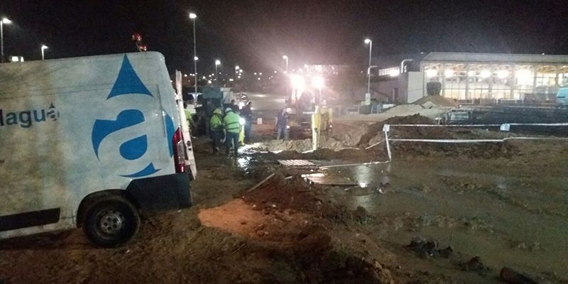 Guadalagua trabajó durante la noche para solucionar la incidencia en la Fuente de la Niña