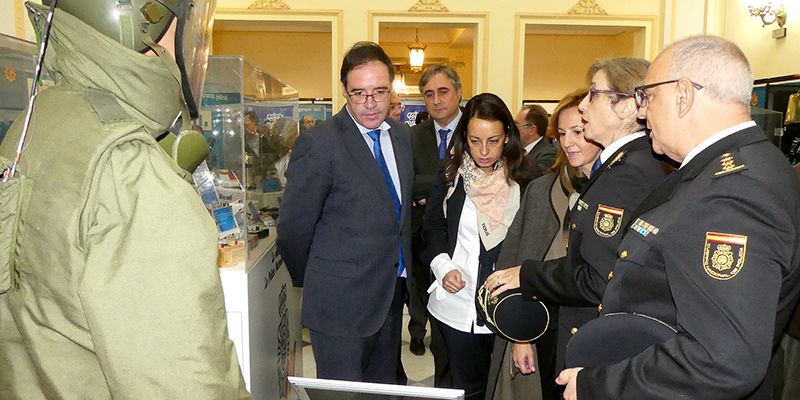 Inaugurada en Cuenca la exposición que rinde homenaje a la Policía Nacional en su lucha contra el terrorismo