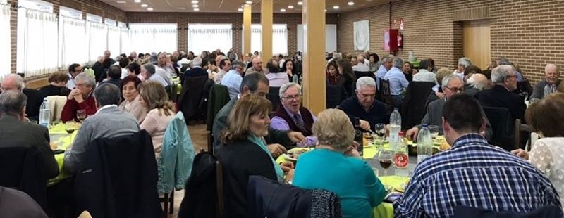 La Asociación de Pensionistas por Enfermedad e Invalidez de Guadalajara reúne a más de 200 personas en torno a su comida de hermandad