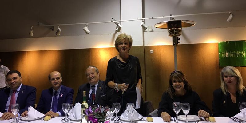 La Asociación Española contra el Cáncer de El Casar (AECC) celebró el pasado viernes,17 de noviembre, su tradicional cena benéfica
