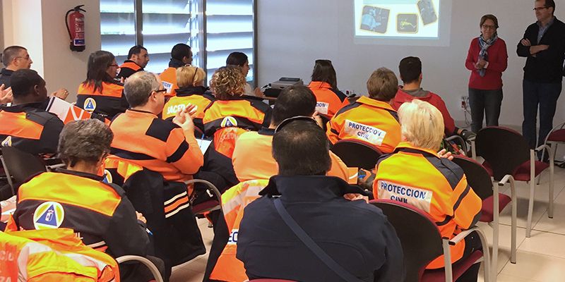 La Junta imparte formación a voluntarios de 12 agrupaciones de protección Civil de Guadalajara sobre el uso de desfibriladores