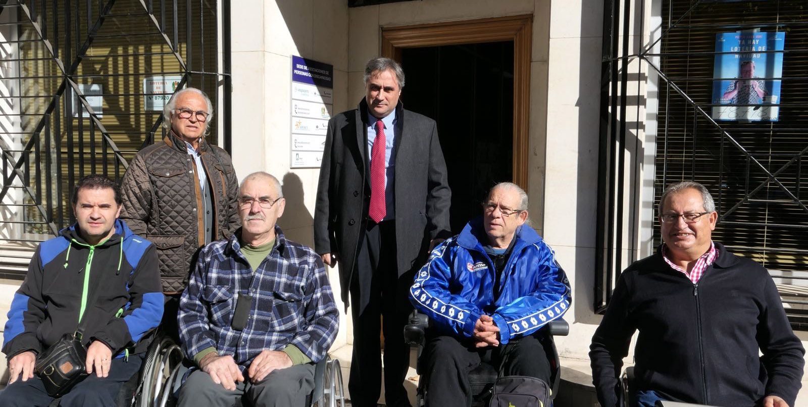 Mariscal muestra su apoyo a la asociación Aspaym en su labor a favor de las personas con discapacidad