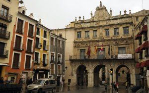 El Ayuntamiento  de Cuenca va a instalar redes perimetrales en los campos de fútbol de Tiradores y de La Beneficencia con el objetivo de mejorar la seguridad y evitar que los balones salgan fuera del recinto.