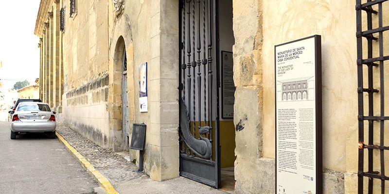 Prieto ve con satisfacción el próximo inicio de las obras de rehabilitación de la cubierta del edificio de La Merced de Huete