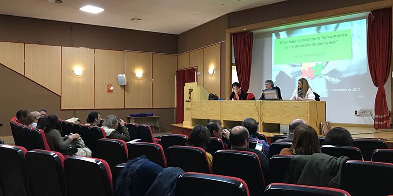 Profesionales de Bienestar Social, Educación y Sanidad de Cuenca se forman sobre el trabajo en red como herramienta para atender a las personas