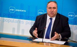 Tirado propone aprobar todas las enmiendas que presenten los tres grupos parlamentarios en favor de Talavera