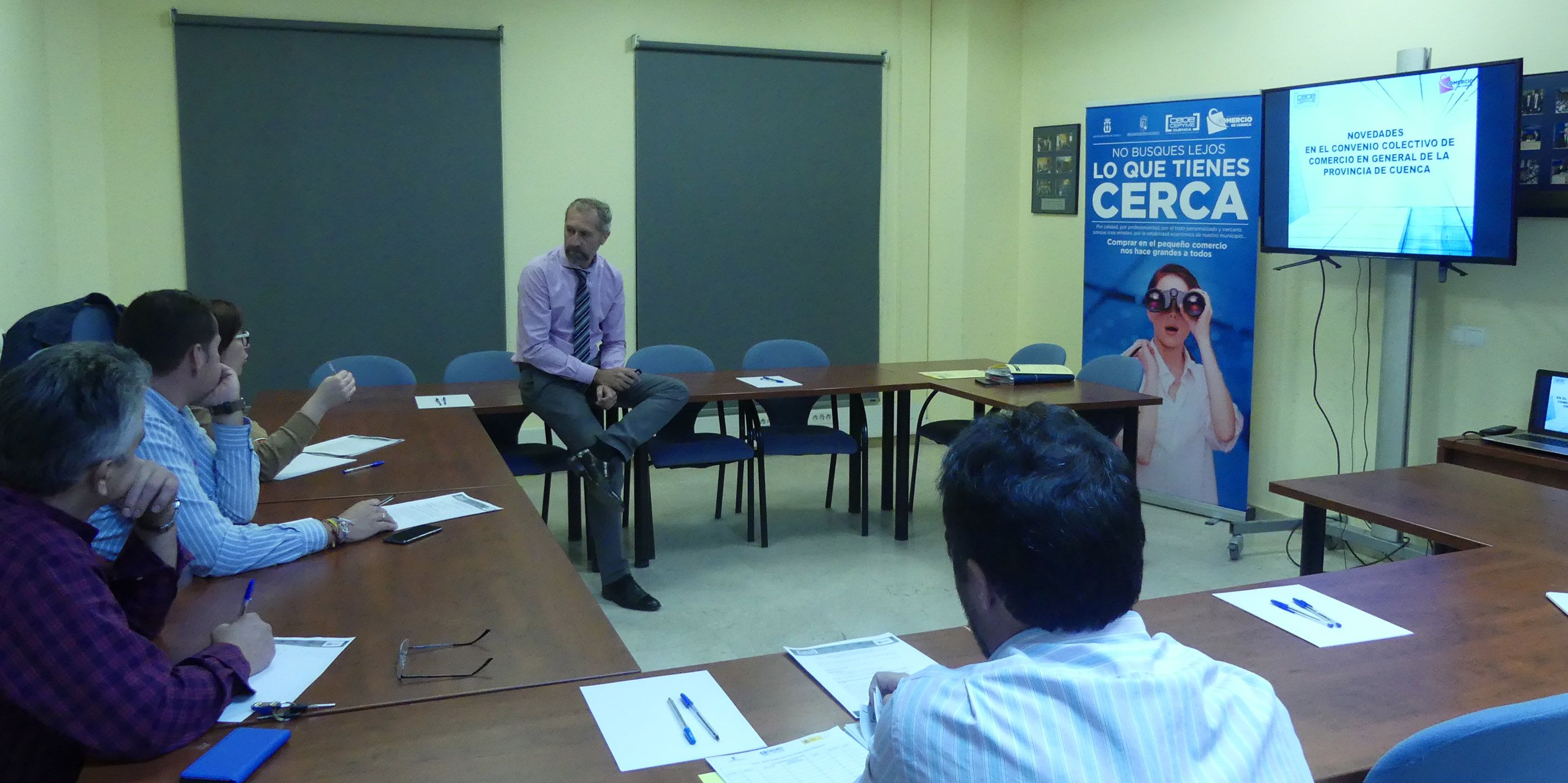 una-quincena-de-comercios-acuden-a-la-jornada-de-ceoe-cuenca-para-informarse-sobre-el-nuevo-convenio-colectivo