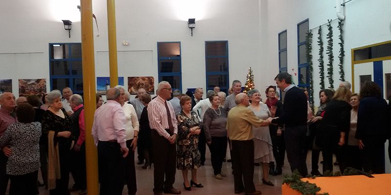 Antonio Román asiste al baile de Navidad para jubilados y pensionistas