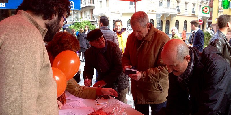 Cs Cuenca lleva este sábado a Fermín Caballero su mesa informativa por un aparcamiento gratuito en la estación del AVE
