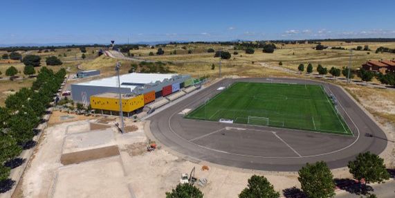 Yebes adjudica el mantenimiento y gestión del polideportivo de Valdeluz para los dos próximos años