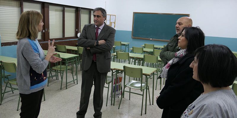 El Ayuntamiento de Cuenca colabora en una actividad educativa del IES Hervás para concienciar de que las aulas son de todos