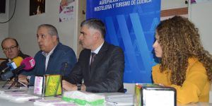 El Gobierno regional y los hosteleros conquenses, unidos de nuevo en contra de la violencia machista.