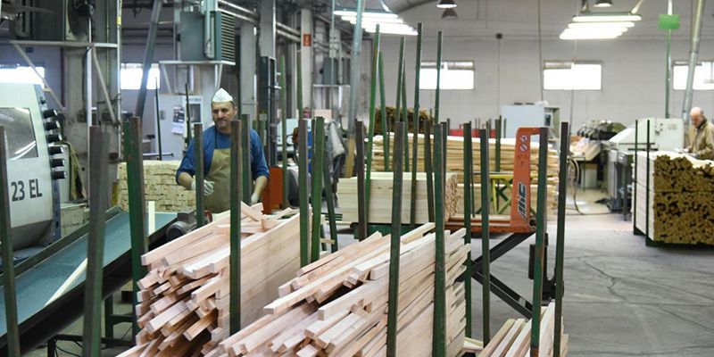 El Plan de Empleo Plus de Castilla-La Mancha, destinado a las zonas más golpeadas por la crisis y el despoblamiento, proporcionará un puesto de trabajo a 1.100 personas