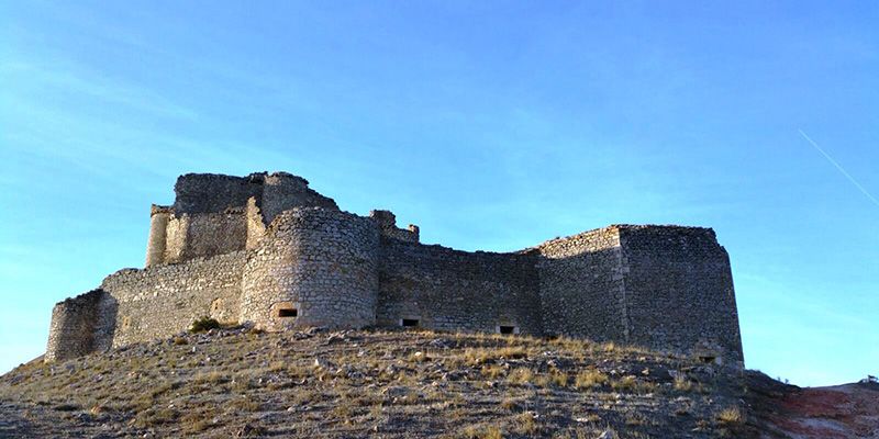 El PP de Puebla de Almenara pregunta a Mena si prefiere que el pueblo sea conocido por su impresionante Castillo o por la ‘Operación Almenas’ 2 El PP de Puebla de Almenara pregunta a Mena si prefiere que el pueblo sea conocido por su impresionante Castillo o por la ‘Operación Almenas’