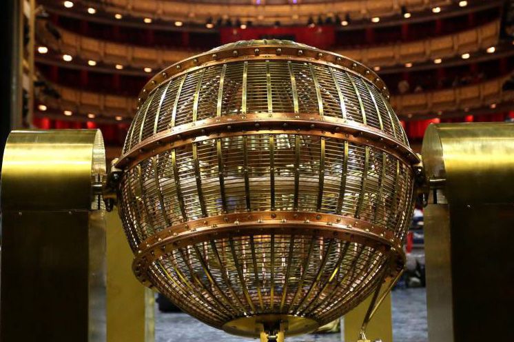 El premio ’Gordo’, de 4.000.000 euros, recae en el 71.198 e ignora a C-LM