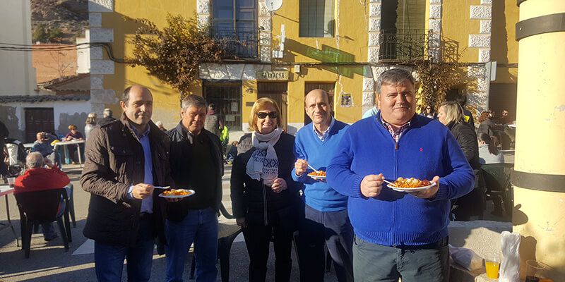 El subdelegado del Gobierno en Guadalajara, Juan Pablo Sánchez, visita la localidad de Romanones