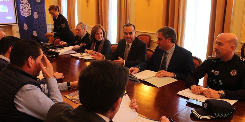 Gregorio presenta en Cuenca el Plan Comercio Seguro que contempla el refuerzo de la presencia policial para prevenir delitos durante la Navidad