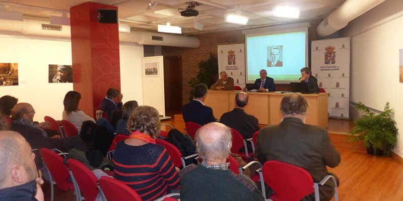 Juan Manuel Bonet diserta sobre Cela y las artes plásticas en una conferencia organizada por la Diputación