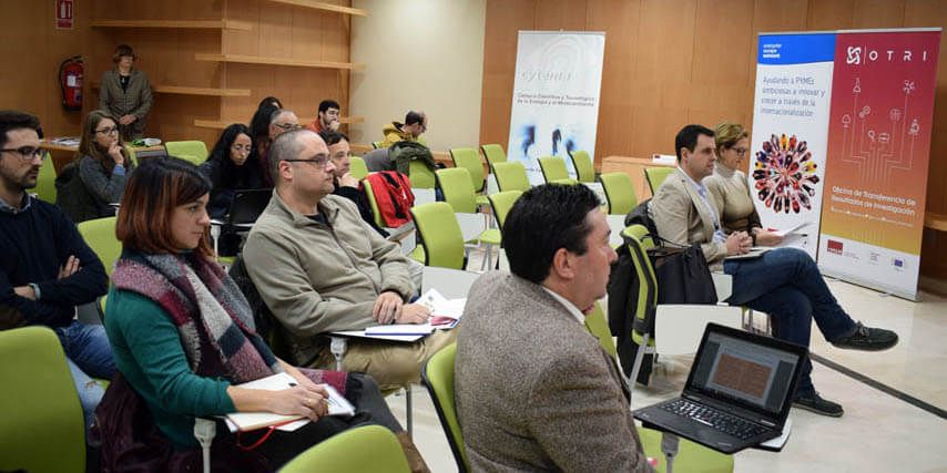 La Universidad regional celebra una jornada sobre la nueva Ley de Patentes