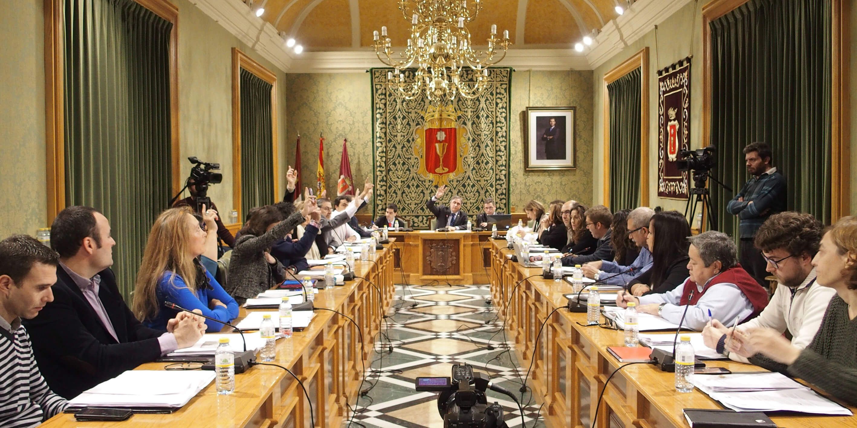 Los grupos PSOE, IU y Ciudadanos paralizan la construcción del Parking subterráneo de Astrana Marín