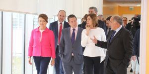 mas de 625 000 mujeres de la region pueden participar desde hoy en el programa de deteccion precoz de cancer de cuello de utero