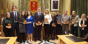 El Ayuntamiento de Cuenca rinde homenaje a los trabajadores que se han jubilado en el 2017