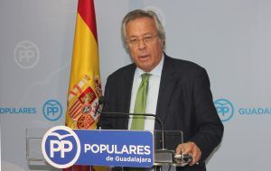 Aguirre asegura que Page derribará las propuesta del PP para mejorar el Hospital y las listas de espera