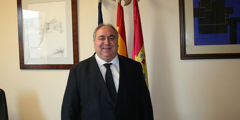 Tirado destaca que la Constitución española nos ha otorgado “39 años de democracia, paz y libertad”