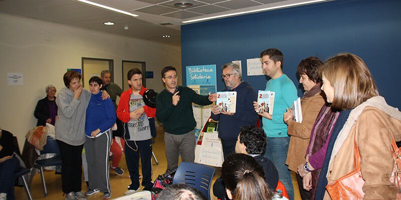 Un nuevo punto de lectura en marcha en el Centro de Salud “Cuenca I” gracias al programa “Libros que curan” de la Biblioteca Solidaria