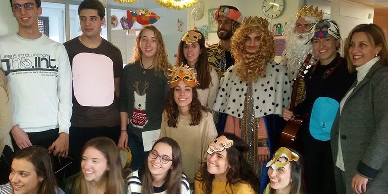 Visita de representantes del Ayuntamiento de Guadalajara al aula hospitalaria “La Pecera”