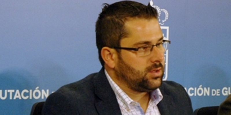 El diputado de Turismo insta al alcalde de Sacedón a colaborar con la Diputación en la promoción turística de la provincia