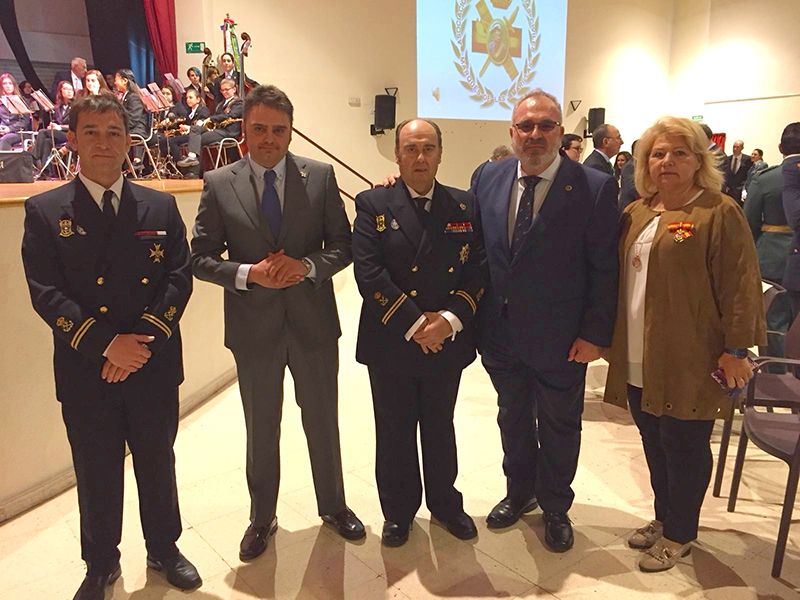 El fuentenovillero Carlos José Tamayo González condecorado con la Cruz de Caballero de Santiago