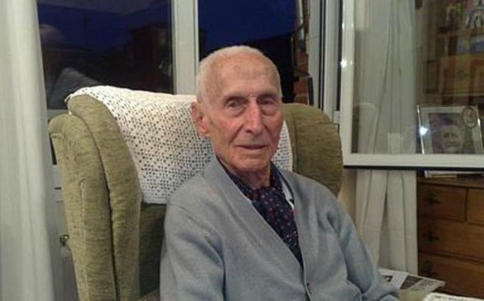 Fallece el último combatiente del Alcázar, el que oyó como Moscardó mandó a su hijo a la muerte 1 Fallece en Toledo el último combatiente del Alcázar, el que oyó como Moscardó mandó a su hijo a la muerte