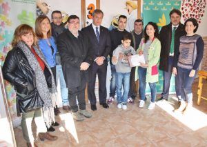 Fundación Caja Rural CLM entrega el premio ‘Tiempo de Navidad’ a un alumno del C.P.E.E. ‘Santísimo Cristo de la Salud’ de Quintanar de la Orden 2 Fundación Caja Rural CLM entrega el premio ‘Tiempo de Navidad’ a un alumno del C.P.E.E. ‘Santísimo Cristo de la Salud’ de Quintanar de la Orden