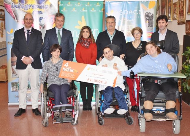 Fundación Caja Rural CLM entrega una ayuda ‘Workin’ de 6.000 € a APACE Toledo por un proyecto de intervención integral en el área de inserción laboral